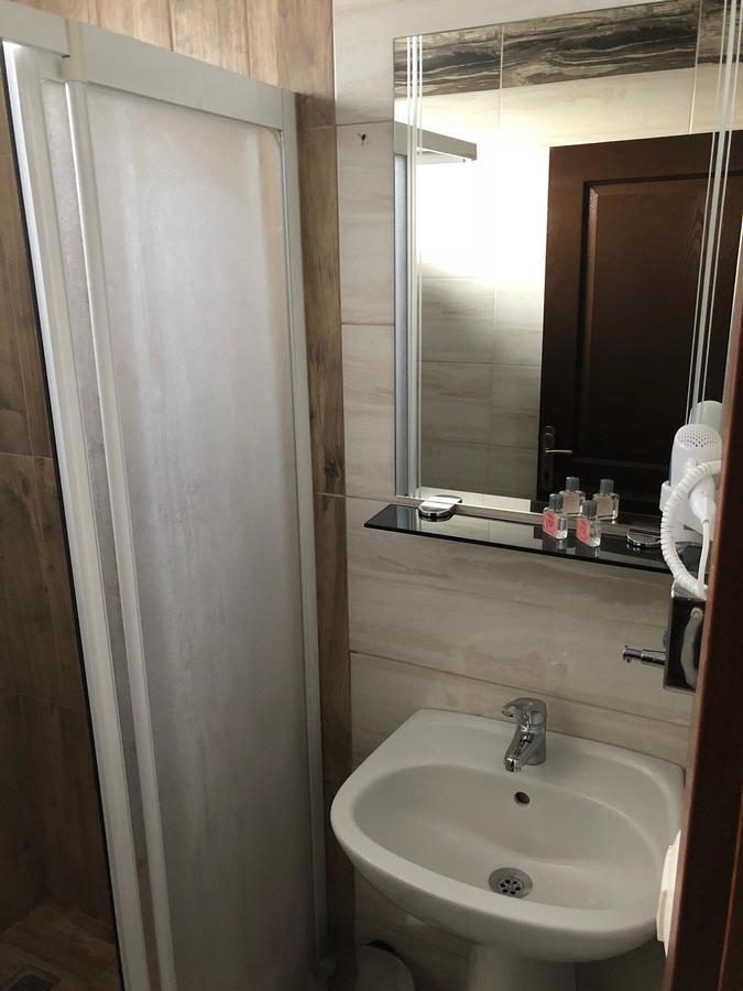 Gulistan Hotel Zara Luaran gambar